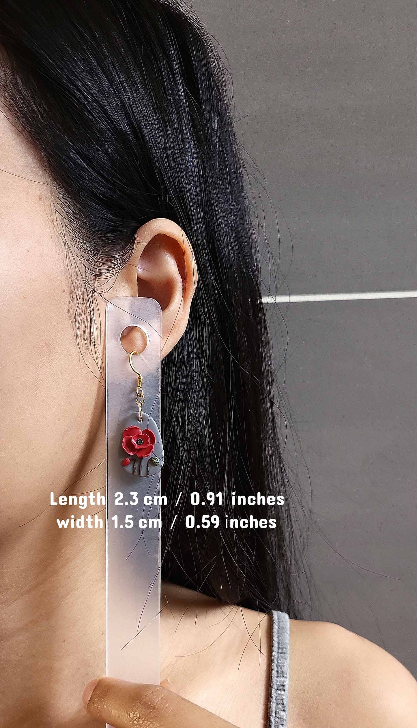Dangle Poppy earrings