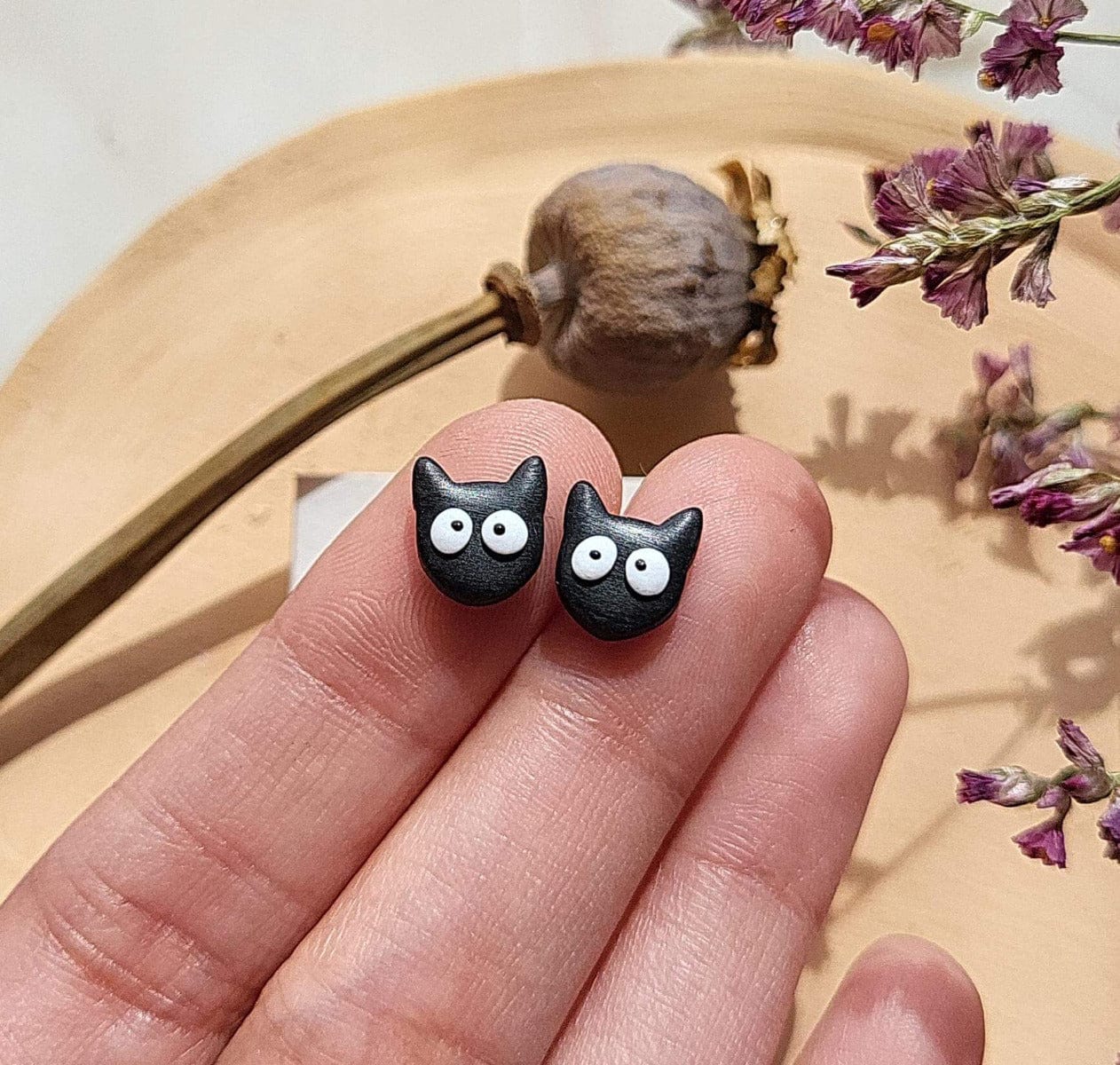 Funny cat stud earrings