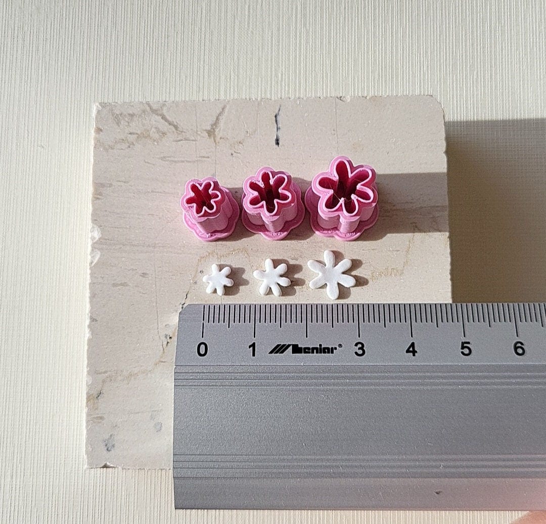 Micro Daisy Flower Polymer Clay Cutter β’ Small XS Mini Floral Clay Cutters β’ 3D Printed Organic Cookie Cutter
