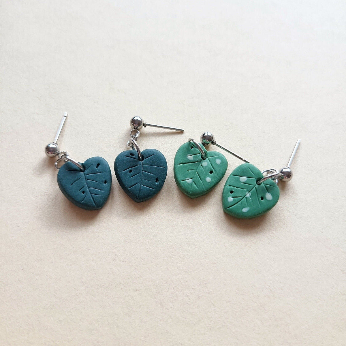 Dangle Monstera leaf earrings