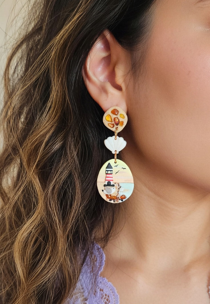 Dangle and drop ocean earrings with amber stone pieces handmade from polymer clay - Rankų darbo auskarai su vandenyno ir gintaro detalėmis