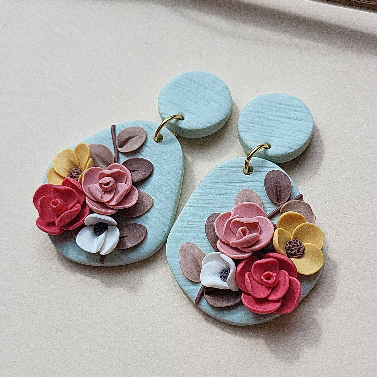 Beautiful handmade floral polymer clay earrings - Ranku darbo auskarai su gelemis