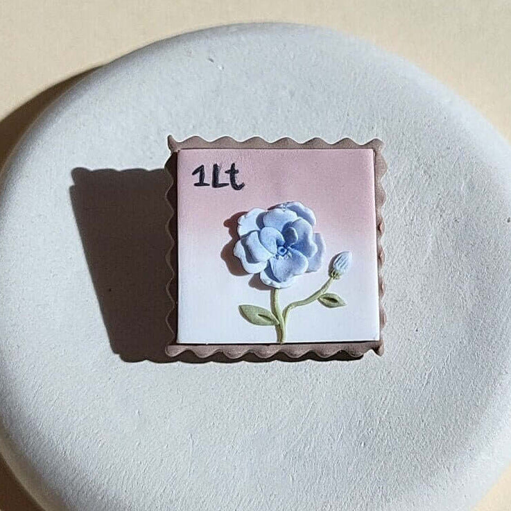 Cute handmade blue flower brooch - Rankų darbo sagė su mėlyna gėle