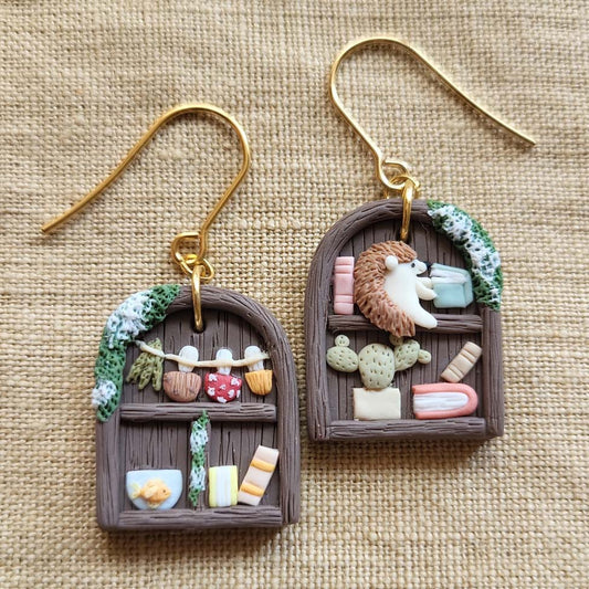 Cottagecore bookshelf and plant polymer clay earrings - Rankų darbo auskarai su knygų ir augalų motyvais