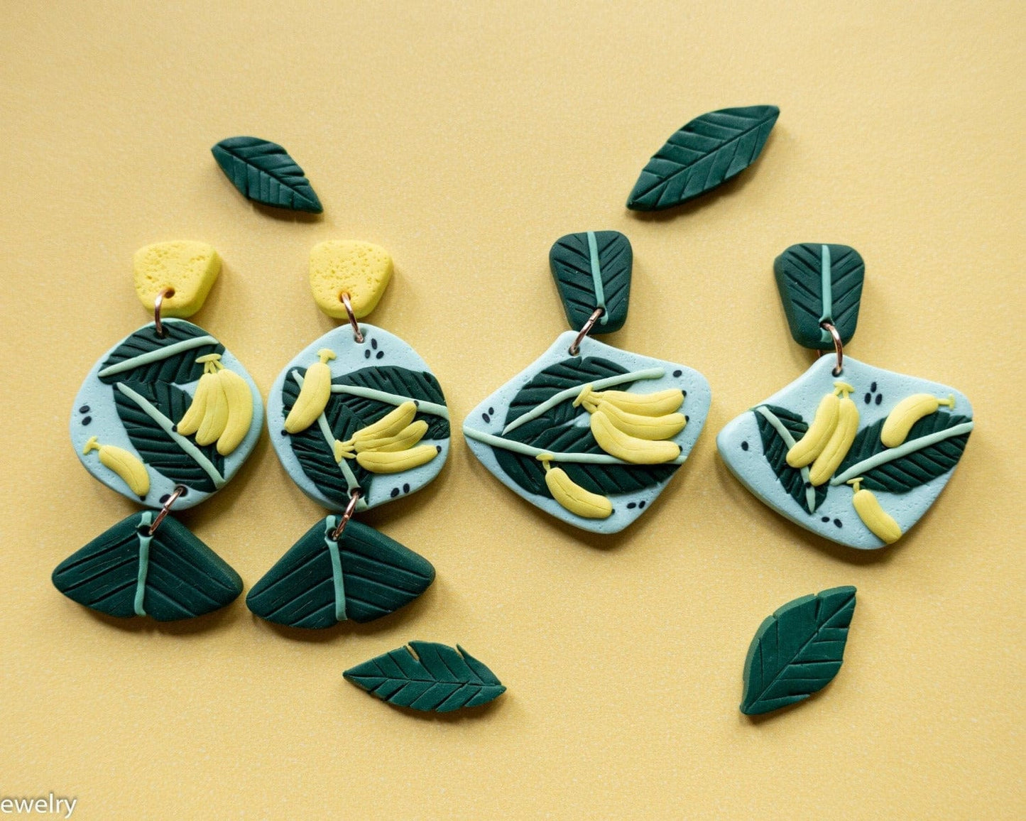 Dangle banana earrings 