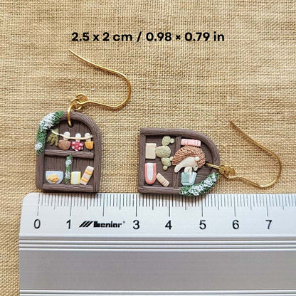 Cottagecore bookshelf and plant polymer clay earrings - Rankų darbo auskarai su knygų ir augalų motyvais