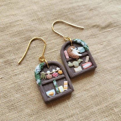 Cute bookshelf and plant polymer clay earrings - Rankų darbo auskarai su knygų ir augalų motyvais