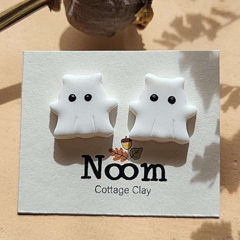 Cute cat ghost stud earrings