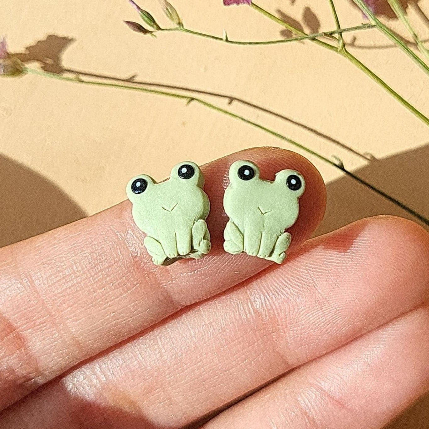 Cute frog stud earrings