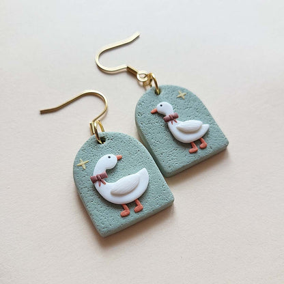 Cottagecore goose polymer clay earrings handmade jewelry gift for women - Rankų darbo auskarai su žąsies dizainu iš polimerinio molio