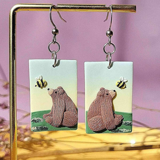Cute Grizzly bear and little bee earrings handmade polymer clay jewelry gift for bear lovers. Rankų darbo auskarai su meškiukais
