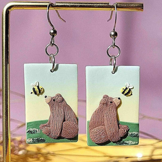 Cute Grizzly bear and little bee earrings handmade polymer clay jewelry gift for bear lovers. Rankų darbo auskarai su meškiukais