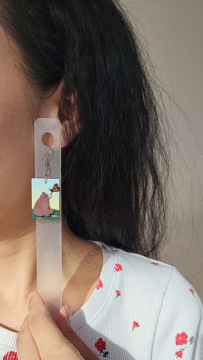 Handmade grizzly bear and monarch butterfly polymer clay earrings, cute animal jewelry gift – Rankų darbo auskarai su meškiukas ir monarcho vabalėliu