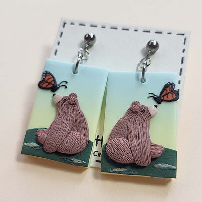 Handmade grizzly bear and monarch butterfly polymer clay earrings, cute animal jewelry gift – Rankų darbo auskarai su meškučiu ir monarcho vabalėliu