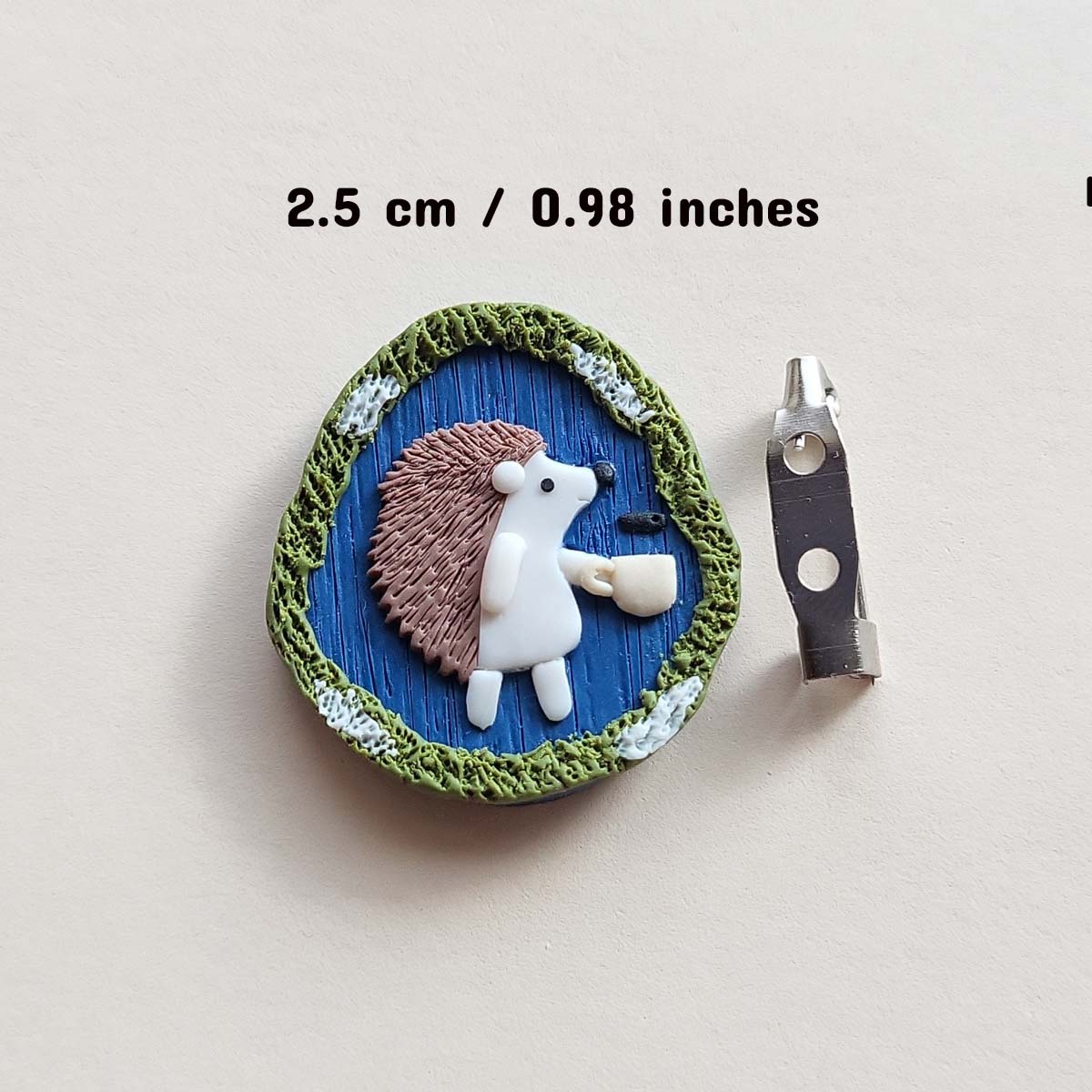 Whimsical hedgehog brooch, cottagecore polymer clay animal jewelry gift – Rankų darbo sagė su ežiuku