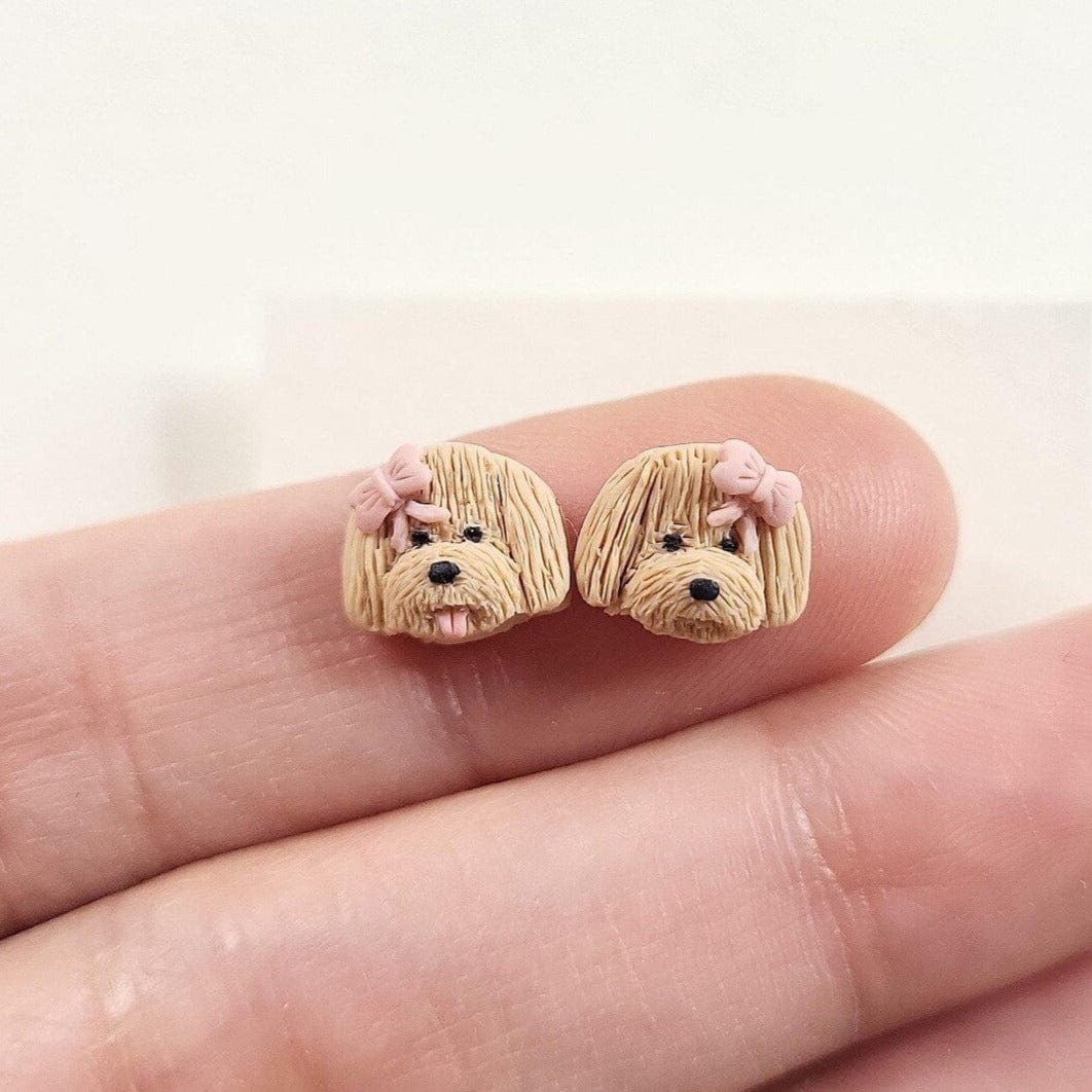 Handmade Maltipoo dog stud earrings, polymer clay dog jewelry gift – Rankų darbo smeigiami auskarai su maltipoo
