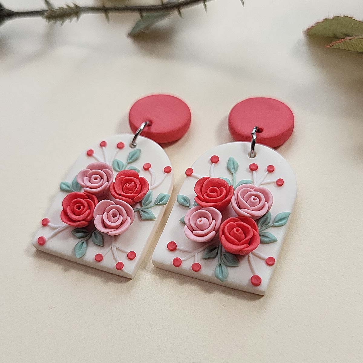 Handmade rose polymer clay earrings - Ranku darbo auskarai su rozemis.