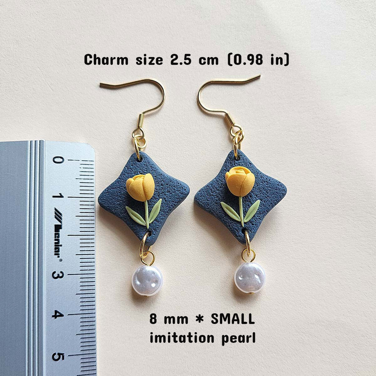 Handmade yellow Tulip flower polymer clay earrings for women - Rankų darbo auskarai su geltona tulpės gėle iš polimerinio molio
