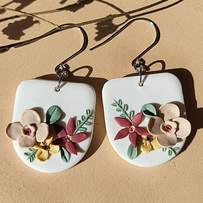 Delicate flower clay earrings - Rankų darbo auskarai „Gėlės“ iš polimerinio molio.