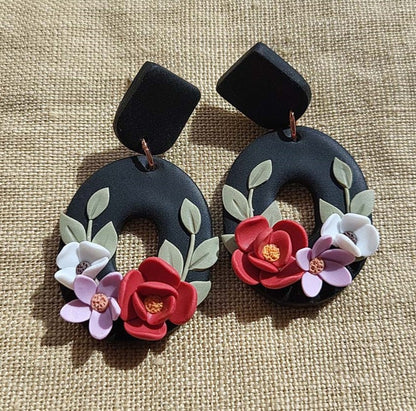Dainty flower polymer clay earrings - Rankų darbo auskarai su gėle