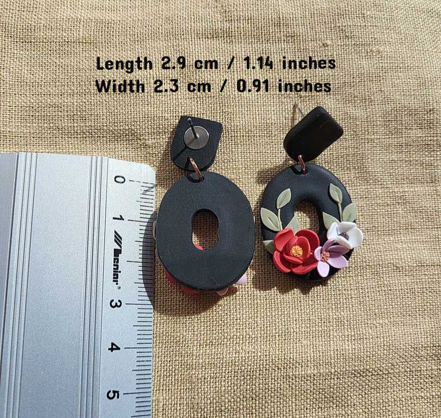 Dainty flower polymer clay earrings - Rankų darbo auskarai su gėle
