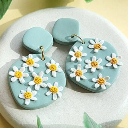 Daisy earrings polymer clay - Rankų darbo auskarai „Ramunės“ iš polimerinio molio.