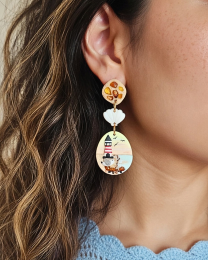 Dangle drop ocean earrings with amber stone pieces made from polymer clay - Rankų darbo auskarai su vandenyno ir gintaro detalėmis