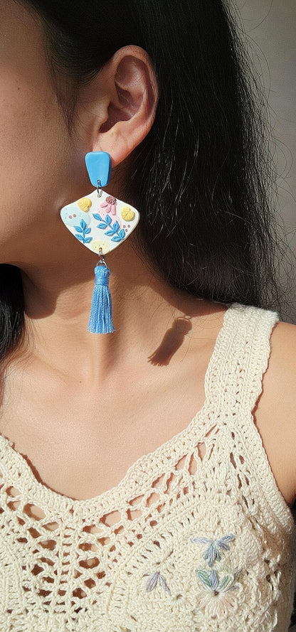 Dangle polymer clay boho flower earrings with blue cotton tassel - Rankų darbo auskarai su gėlėmis ir mėlynu kutu