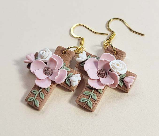Pendientes de Cruz de Flor • Regalos para Mujeres Cristianas