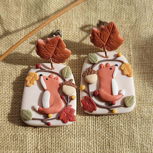 Cute autumn leaf and red fox polymer clay earrings handmade - Rankų darbo auskarai su lape ir lapais.