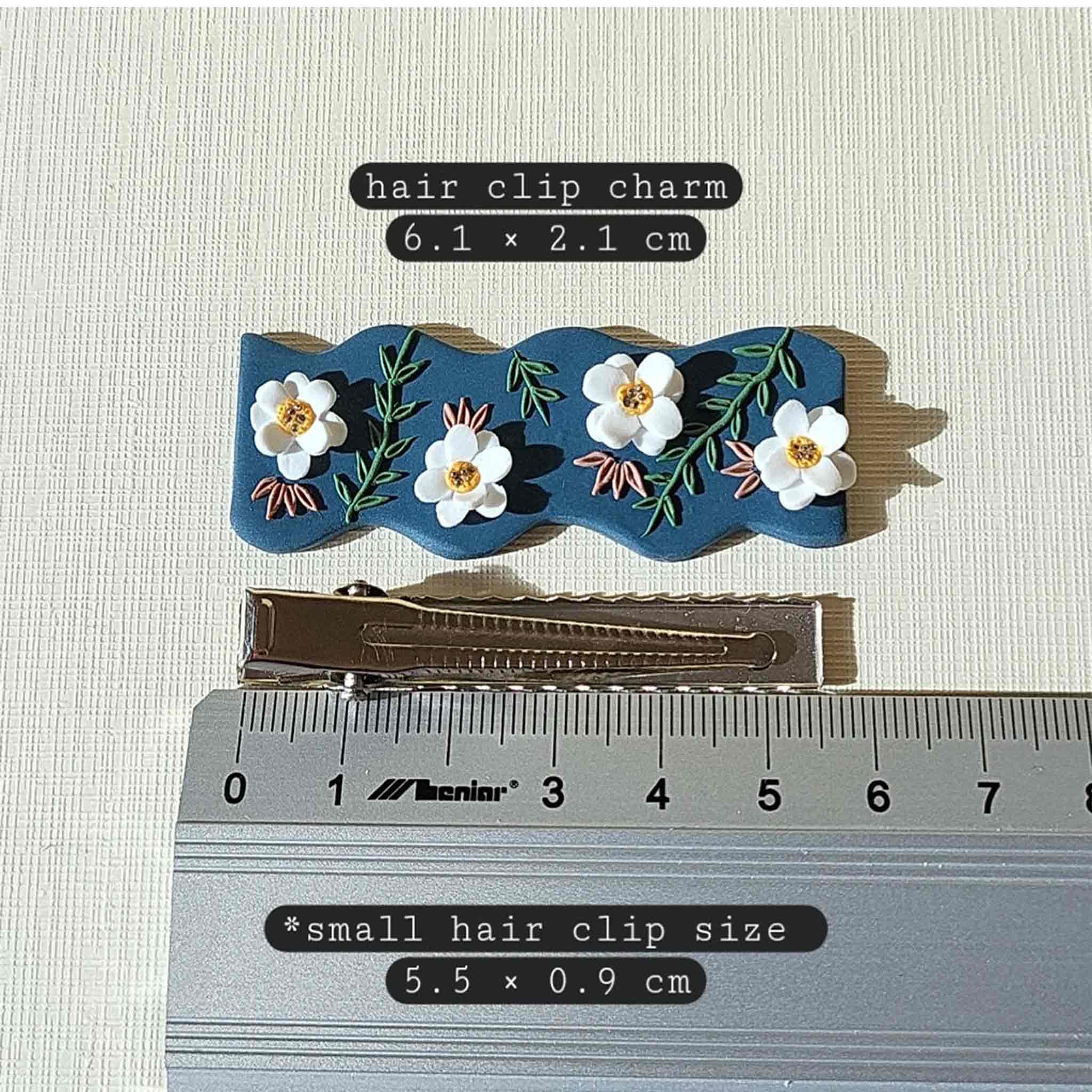 Polymer clay floral hairclip
