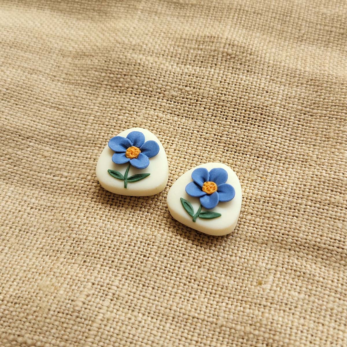 For-get-me-not flower stud earrings polymer clay - Rankų darbo auskarai smeigtukai su neužmirštuolių motyvais