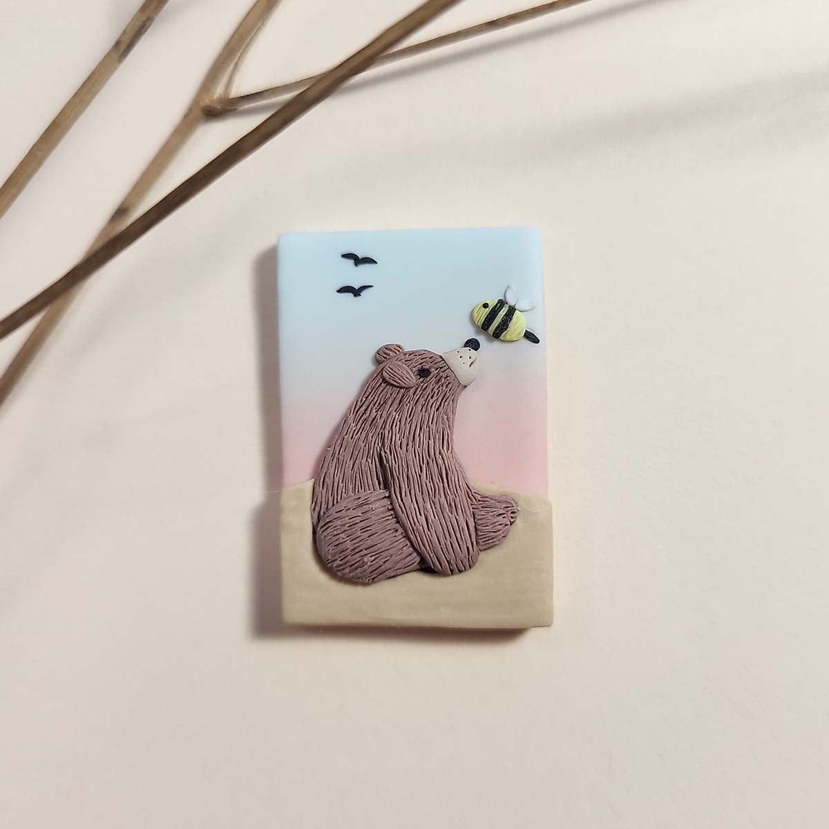 Handmade bear brooch, polymer clay animal jewelry gift – Rankų darbo sagė su meškiuku