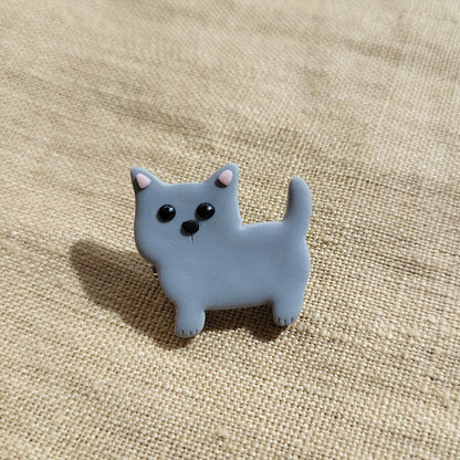 Handmade gray Cat pin - Rankų darbo sagė katė