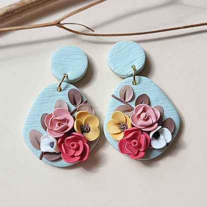 Dainty flower polymer clay earrings - Ranku darbo auskarai su gelemis