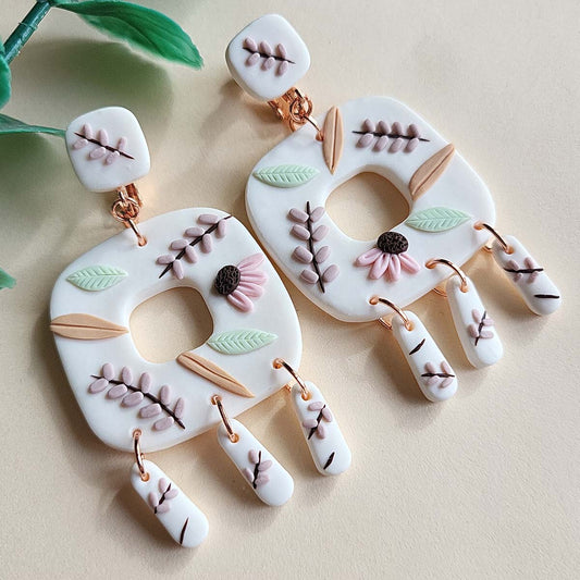 Cute handmade dangle flower polymer clay earrings boho - Ranku darbo auskarai su gelemis, pagaminti is polimerino molio.