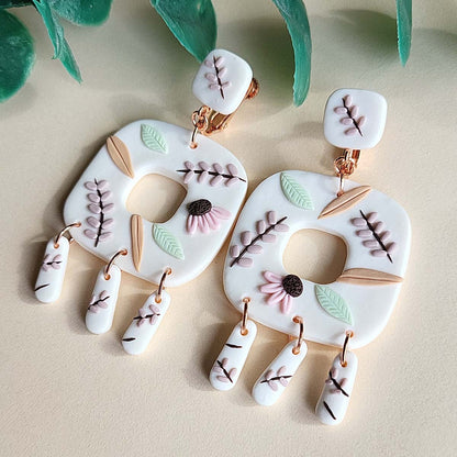 Cute handmade dangle floral polymer clay earrings boho - Ranku darbo auskarai su gelemis, pagaminti is polimerino molio.