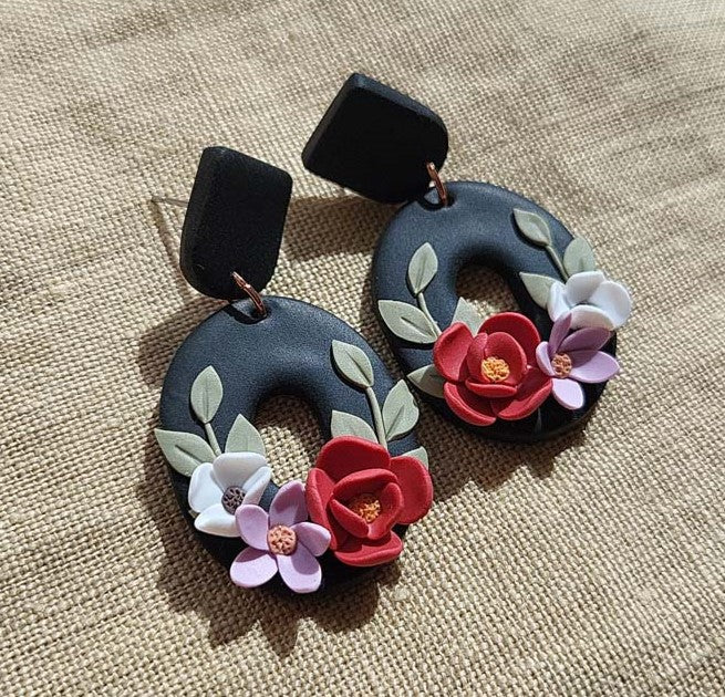 Cute floral clay earrings for women - Rankų darbo auskarai su gėle