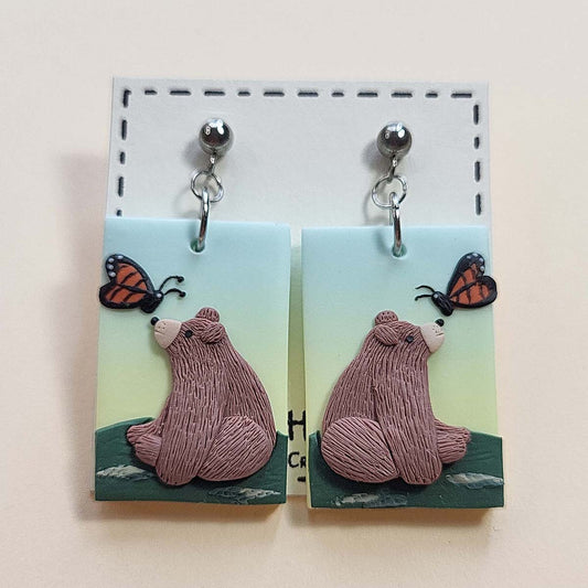 Handmade grizzly bear and monarch butterfly polymer clay earrings, cute animal jewelry gift – Rankų darbo auskarai su meškučiu ir monarcho vabalėliu