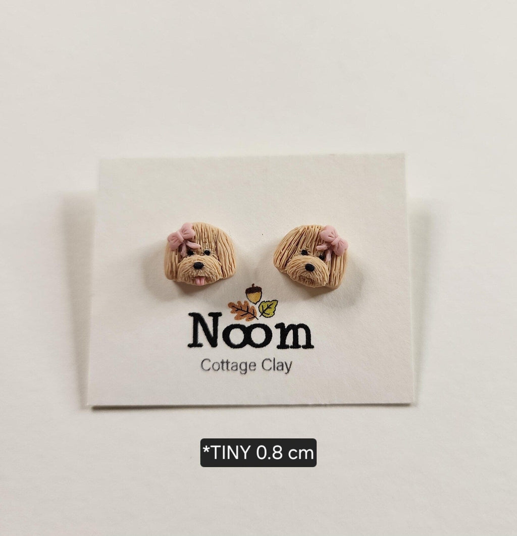 Cute Maltipoo dog stud earrings, polymer clay dog jewelry gift – Rankų darbo smeigiami auskarai su maltipoo