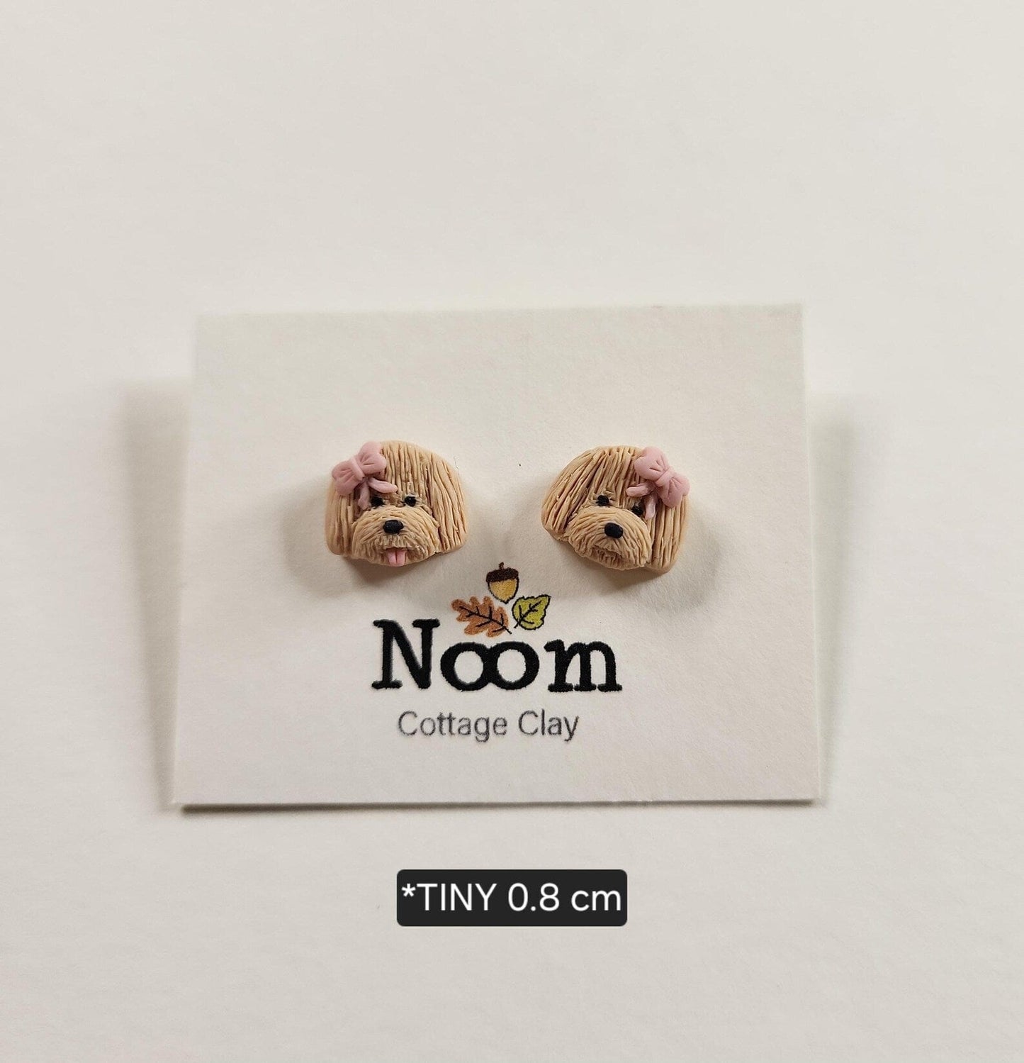 Cute Maltipoo dog stud earrings, polymer clay dog jewelry gift – Rankų darbo smeigiami auskarai su maltipoo