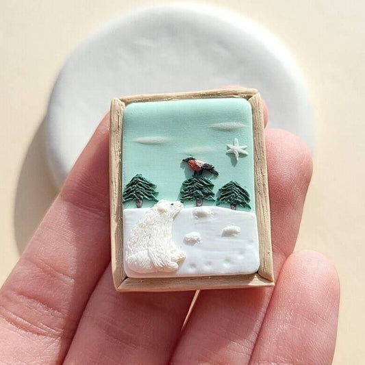 Handmade polar bear brooch, polymer clay brooch gift – Rankų darbo sagė su baltuoju lokiu