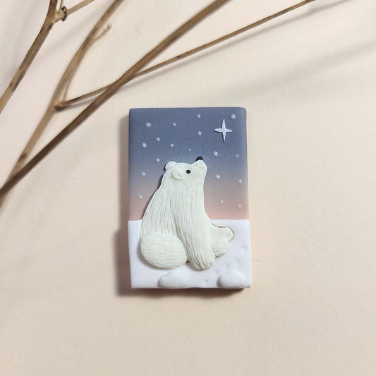 Handmade polar bear brooch, polymer clay polar bear jewelry gift – Rankų darbo sagė su baltuoju lokiu
