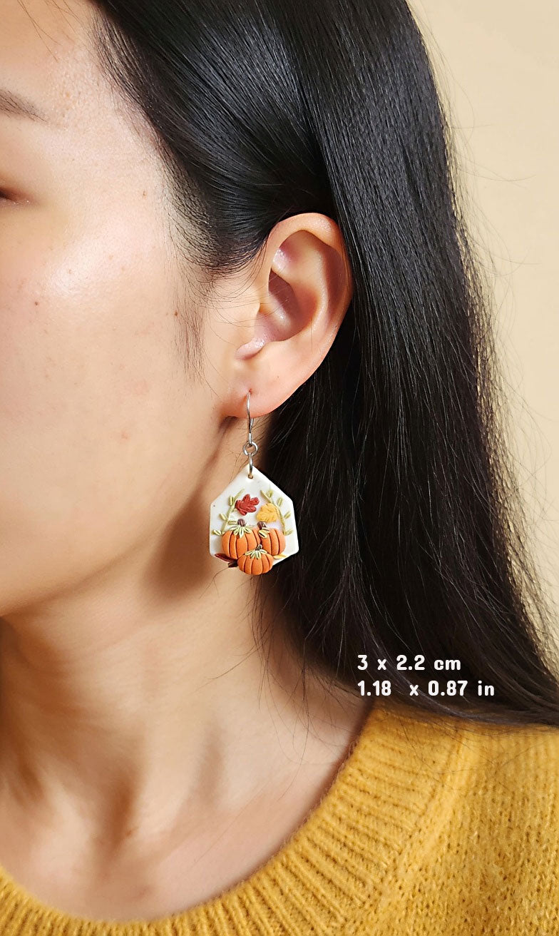 Handmade polymer clay pumpkin earrings - Rankų darbo auskaras su moliūgu ir gėle