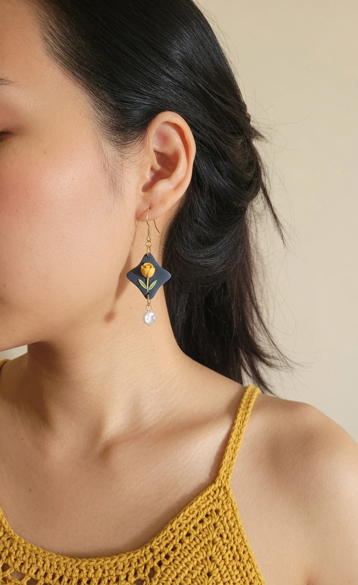 Handmade yellow Tulip flower polymer clay earrings for women - Rankų darbo auskarai su geltona tulpės gėle iš polimerinio molio