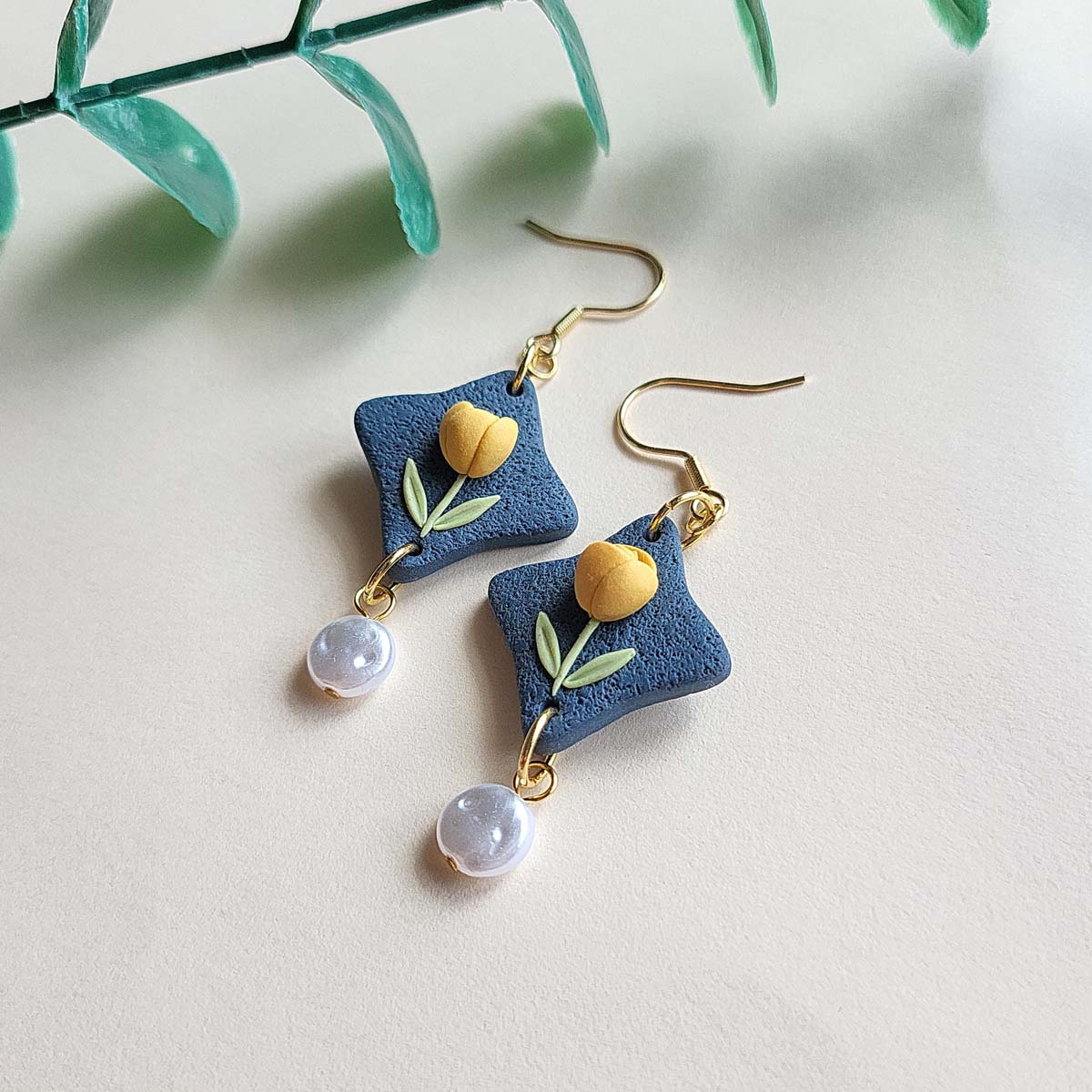 Tulip flower polymer clay earrings gift  for women - Rankų darbo auskarai su geltona tulpės gėle iš polimerinio molio