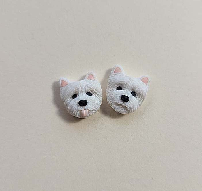 Handmade Westie dog stud earrings, polymer clay dog jewelry gift – Rankų darbo smeigiami auskarai su Vakarų Highland baltoji terjeras