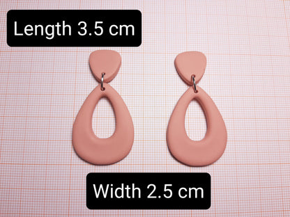 Minimalistische rosa Polymer-Ton-Ohrringe
