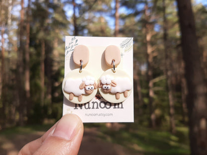 Boucles d'oreilles mouton mignon, bijoux en pâte polymère faits main, cadeau pour amateur de moutons