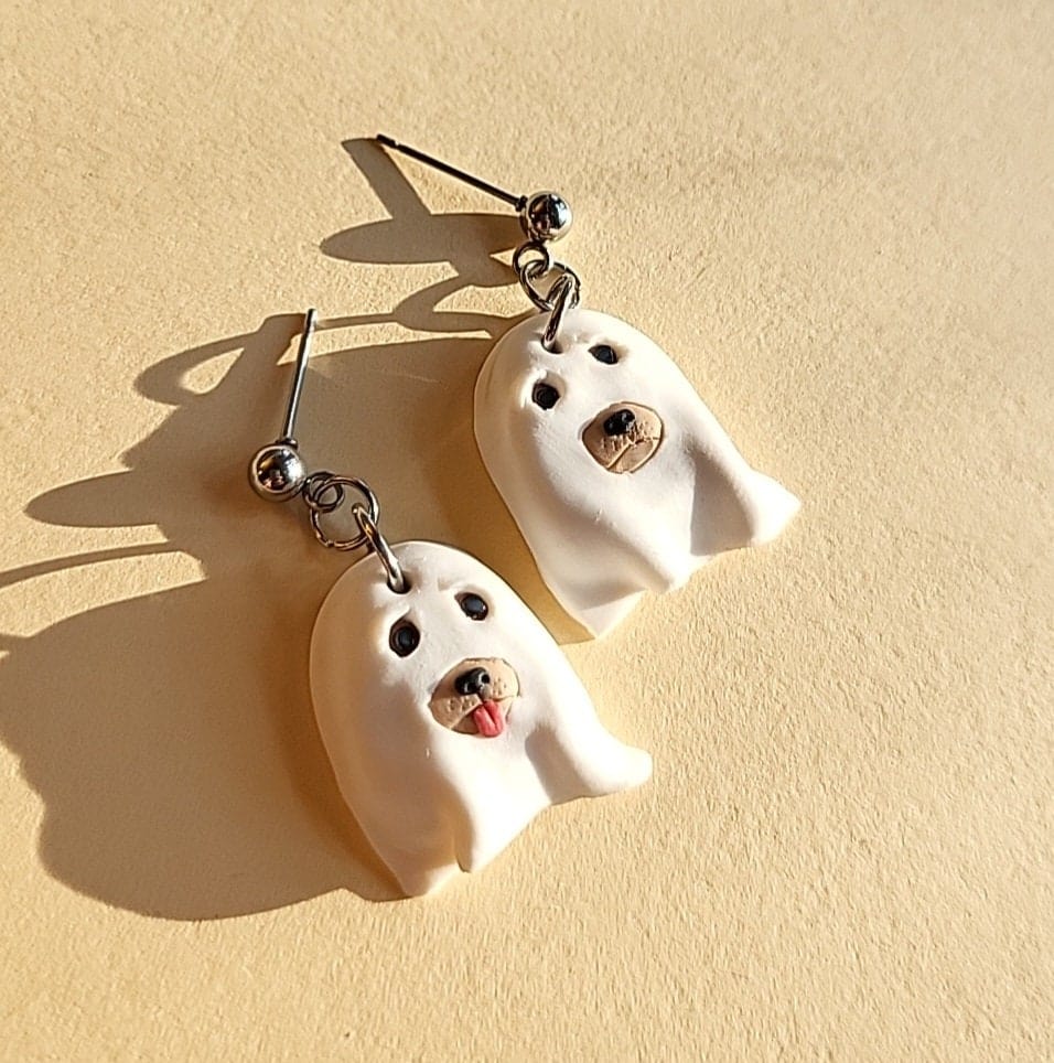Pendientes divertidos de perro fantasma • Pendientes de Halloween • Joyas de arcilla polimérica • Regalos para ella